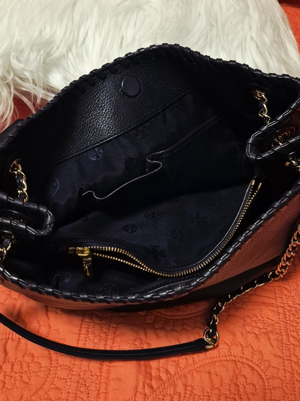 Tory Burch Nave Blue Pebbled Leather Shoulder Bag with Gold Chain Straps - Picture 4 of 15